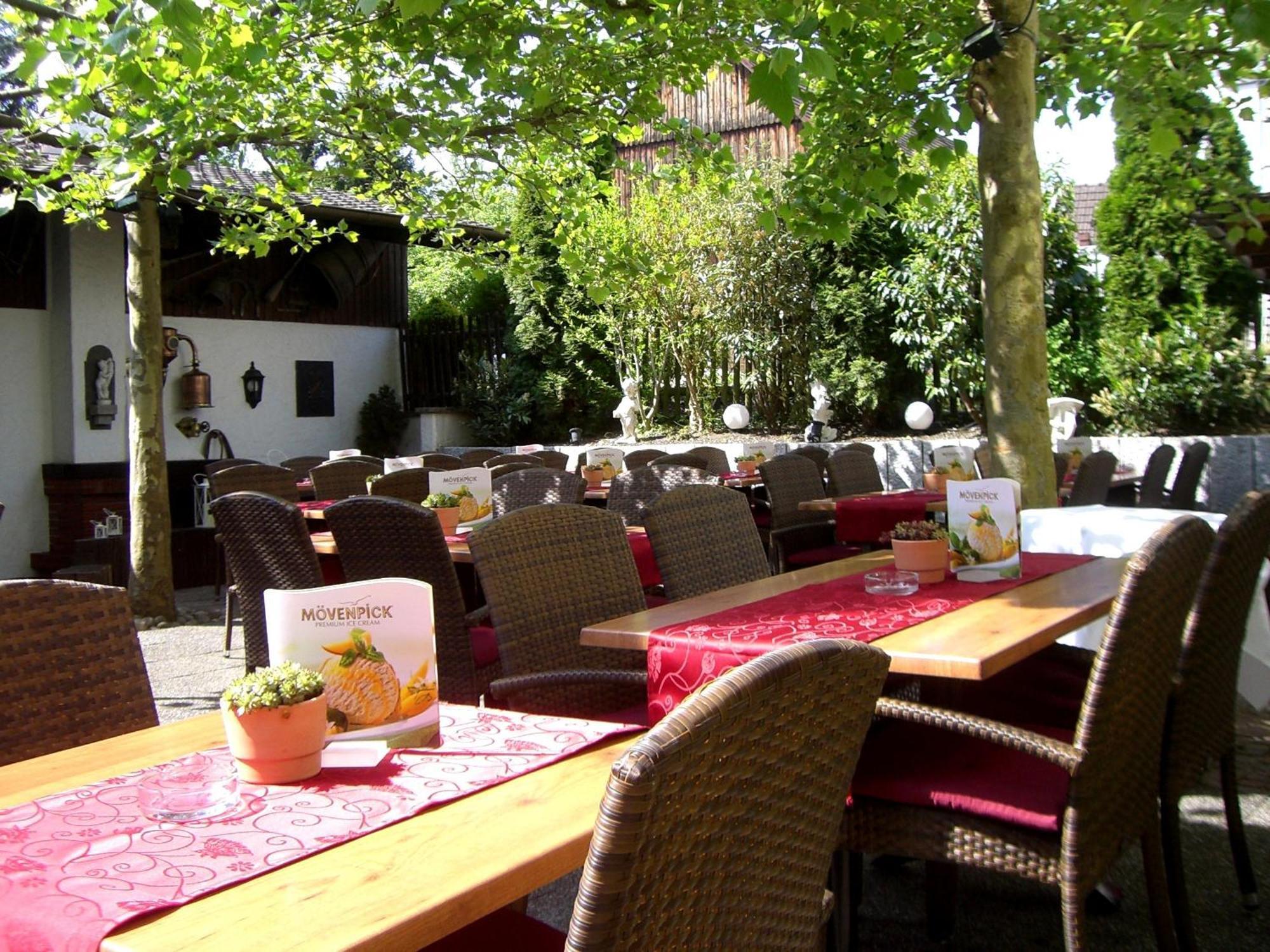 Hotel Krone Rielasingen-Worblingen Exteriör bild