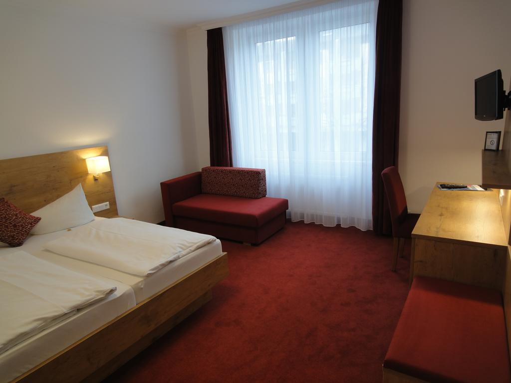 Hotel Krone Rielasingen-Worblingen Exteriör bild