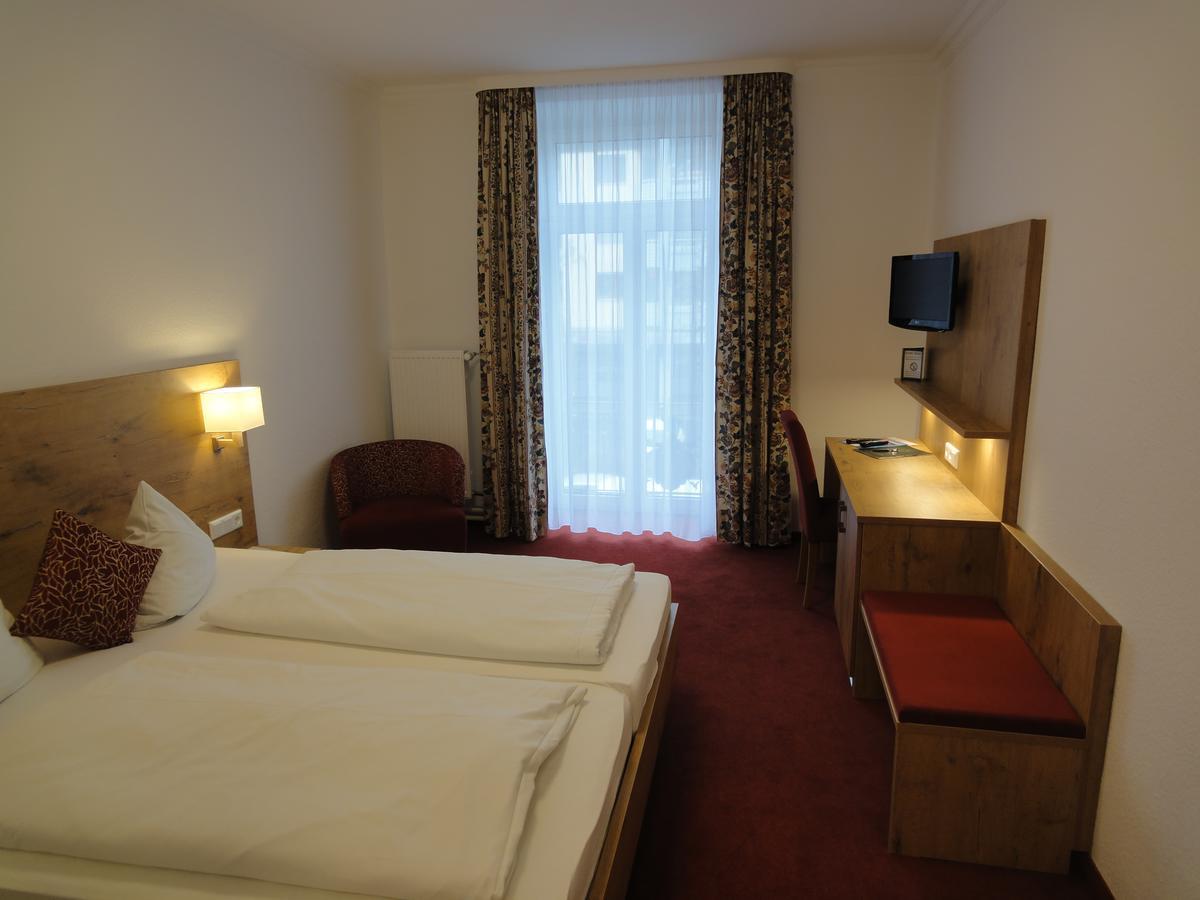 Hotel Krone Rielasingen-Worblingen Exteriör bild