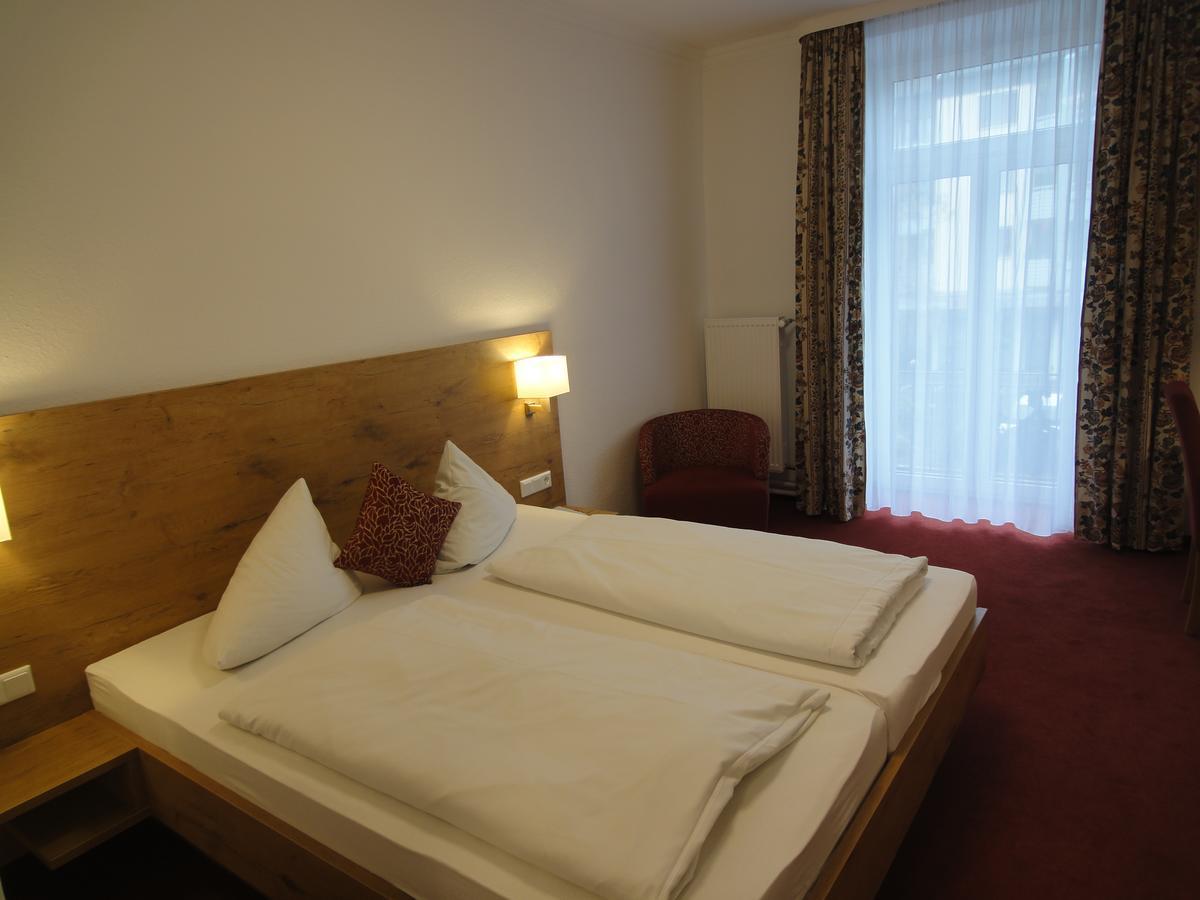 Hotel Krone Rielasingen-Worblingen Exteriör bild