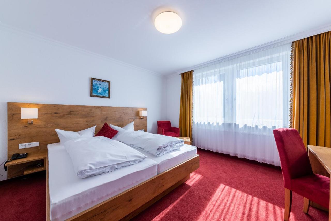 Hotel Krone Rielasingen-Worblingen Exteriör bild